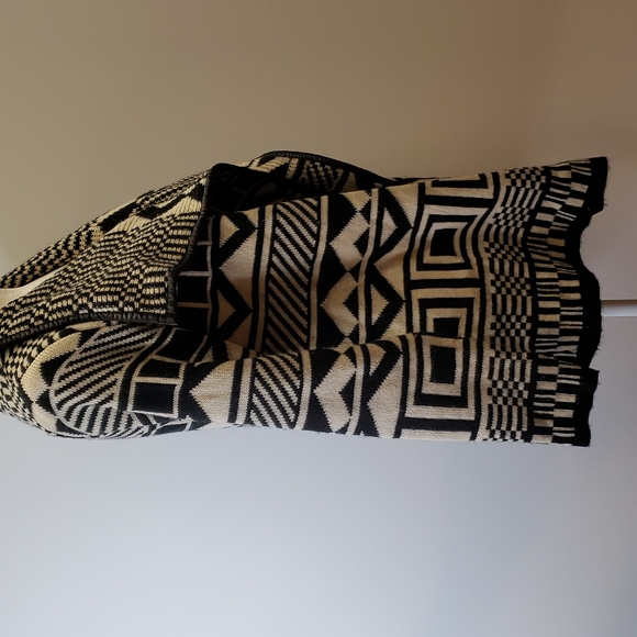 Size small Pinklicious tribal pattern waterfall cardigan. E76 - Picture 3 of 8